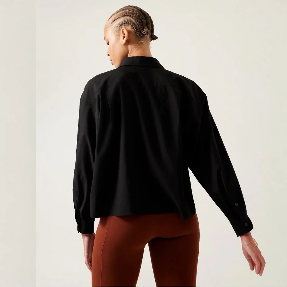 NWT Athleta Cropped Stretch Tech Top - Picture 4 of 6
